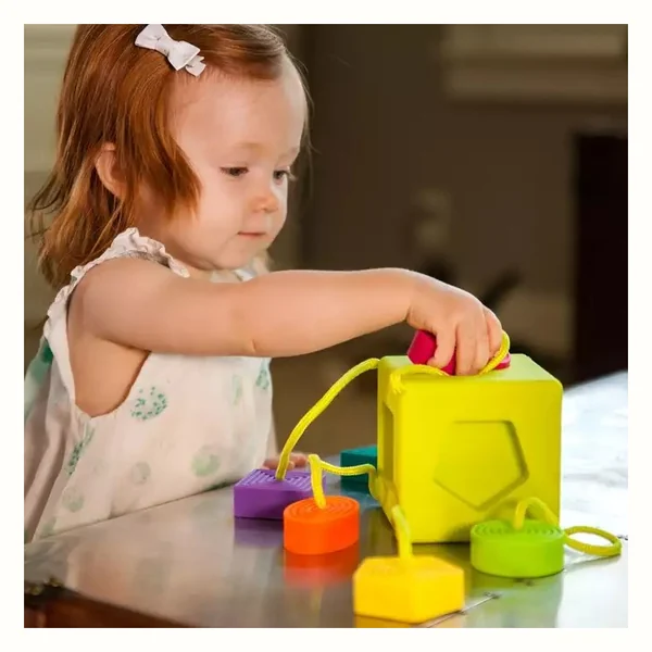 Sorter kostka OombeeCube, Fat Brain Toys