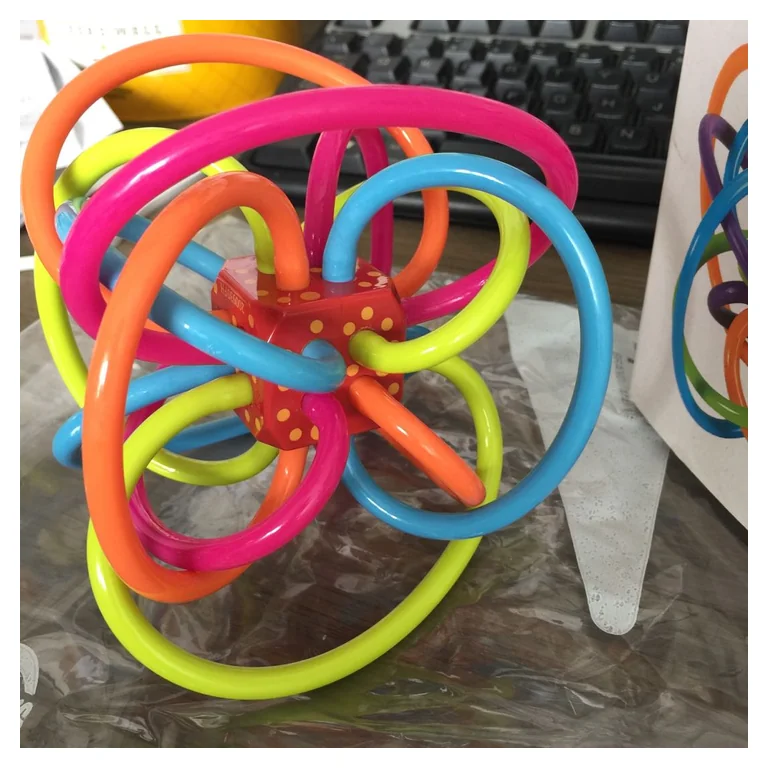 Manhattan Toy Winkel Color Burst — Grzechotka Chwytna Sensoryczna